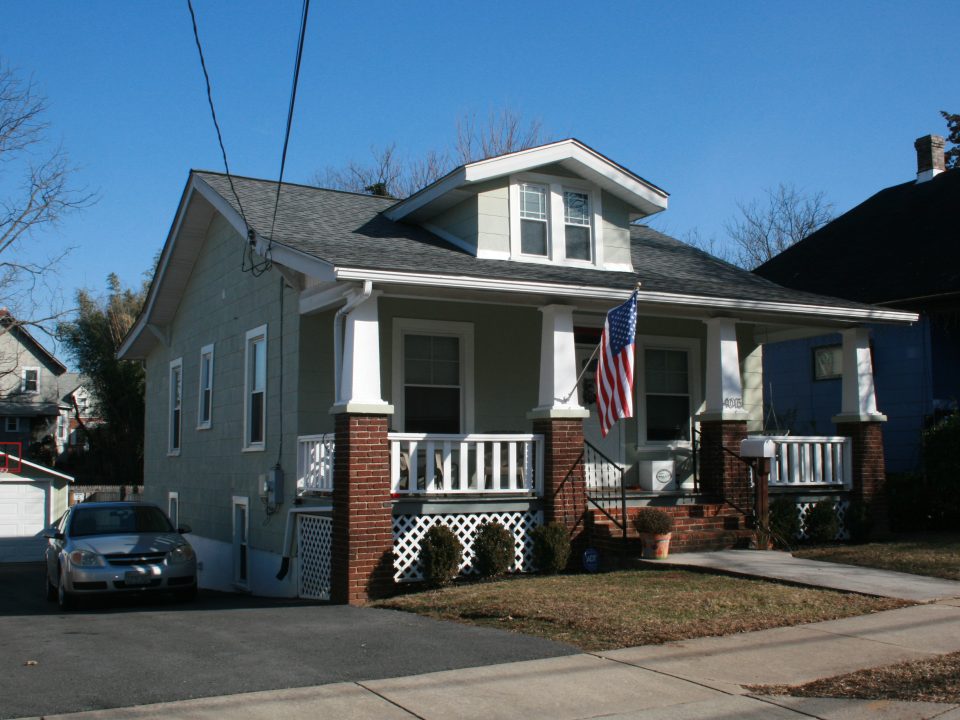 35th Street 4015W and N elevations facing SE