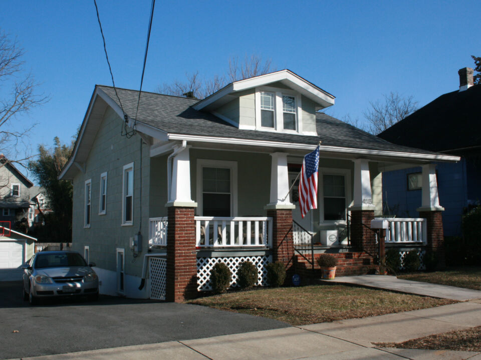 35th Street 4015W and N elevations facing SE