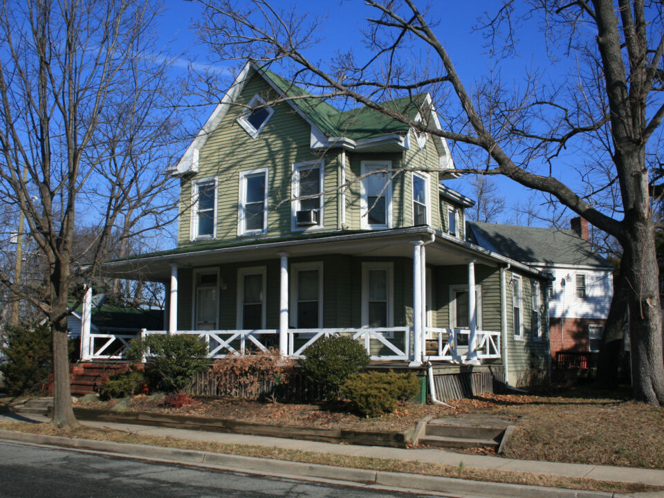 Rainier Avenue 4221 W and S elevations looking N